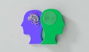 two heads back to back showing a disorganized brain and an organized brain